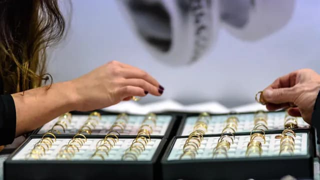 6 Cara Jual Emas Tanpa Surat dan Tips Biar Tetap Untung