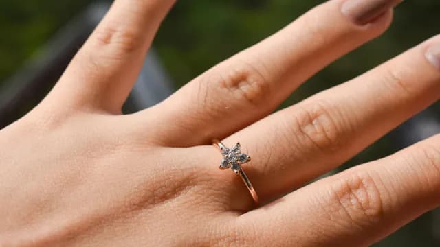 Daftar Harga Cincin Emas 1 Gram Berdasarkan Karatnya