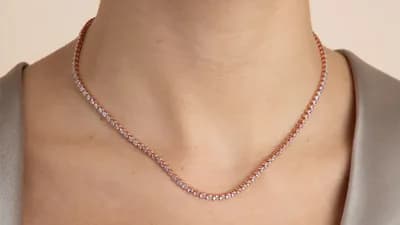 5 Rekomendasi Kalung Emas Rose Gold dari Brand Ternama