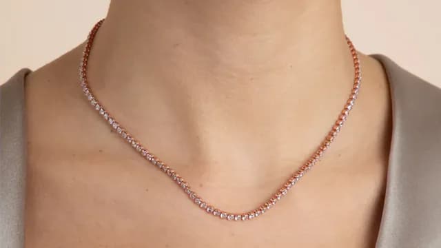 5 Rekomendasi Kalung Emas Rose Gold dari Brand Ternama