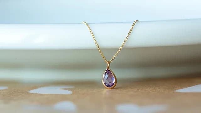 8 Tips Beli Kalung Emas yang Estetik tapi Tetap Bernilai Investasi