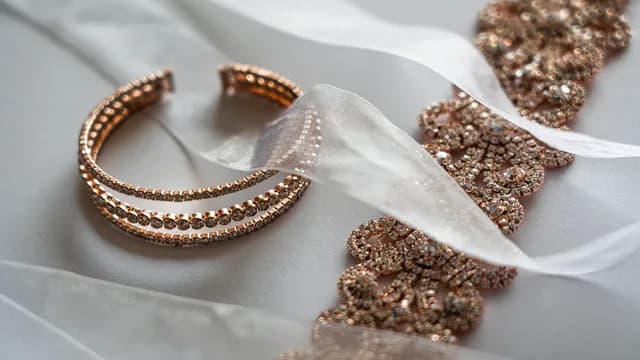 8 Cara Cerdas Jual Gelang Emas agar Dapat Harga Menguntungkan