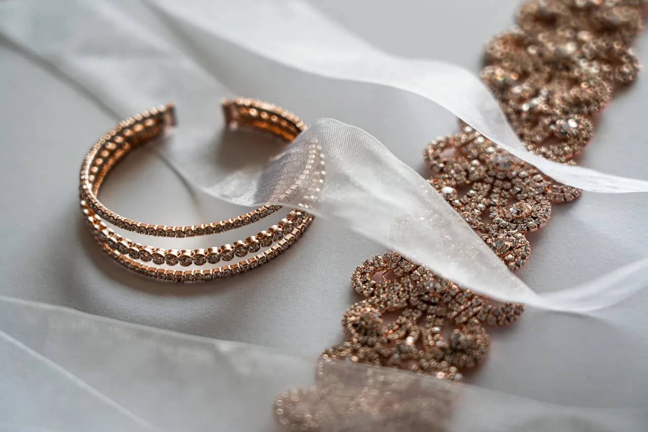 8 Cara Cerdas Jual Gelang Emas agar Dapat Harga Menguntungkan
