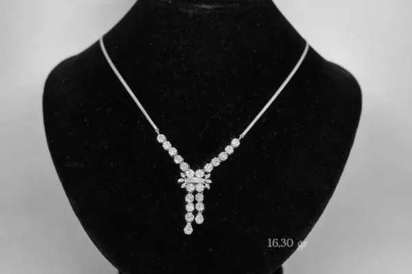 Kalung emas putih model terbaru