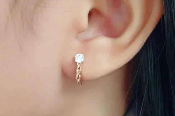 model anting emas simple