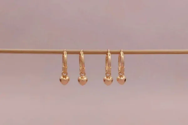 anting emas bayi lucu