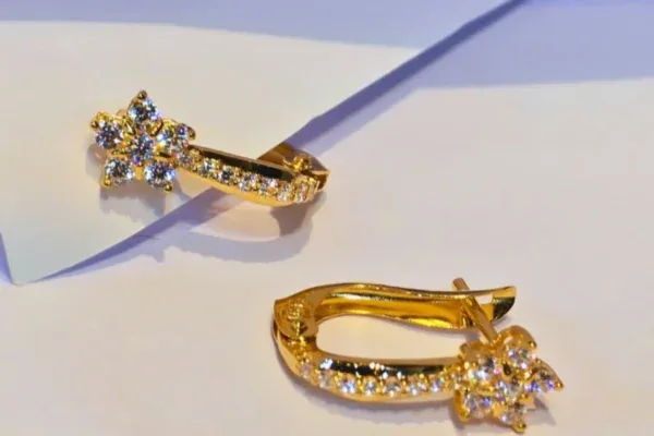 model anting emas simple elegan