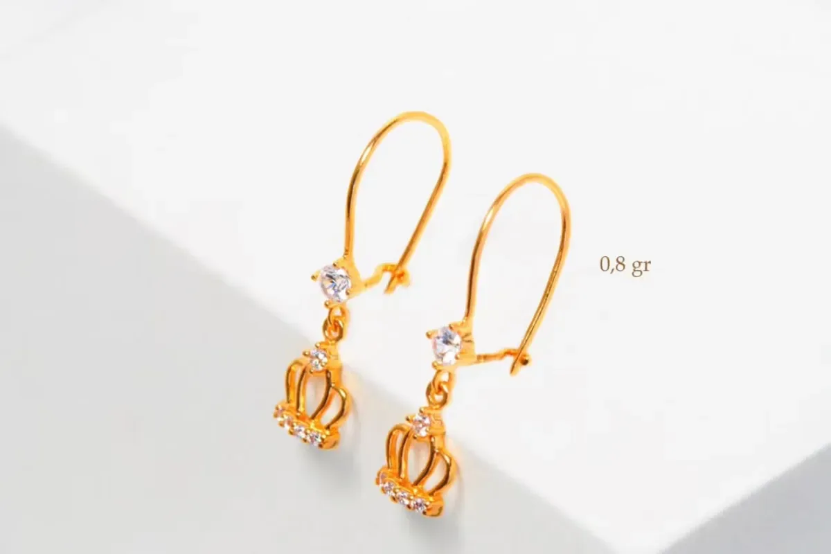 Cara agar telinga tidak gatal saat memakai anting
