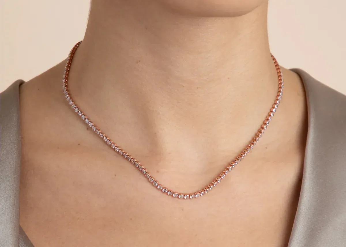 5 Rekomendasi Kalung Emas Rose Gold dari Brand Ternama