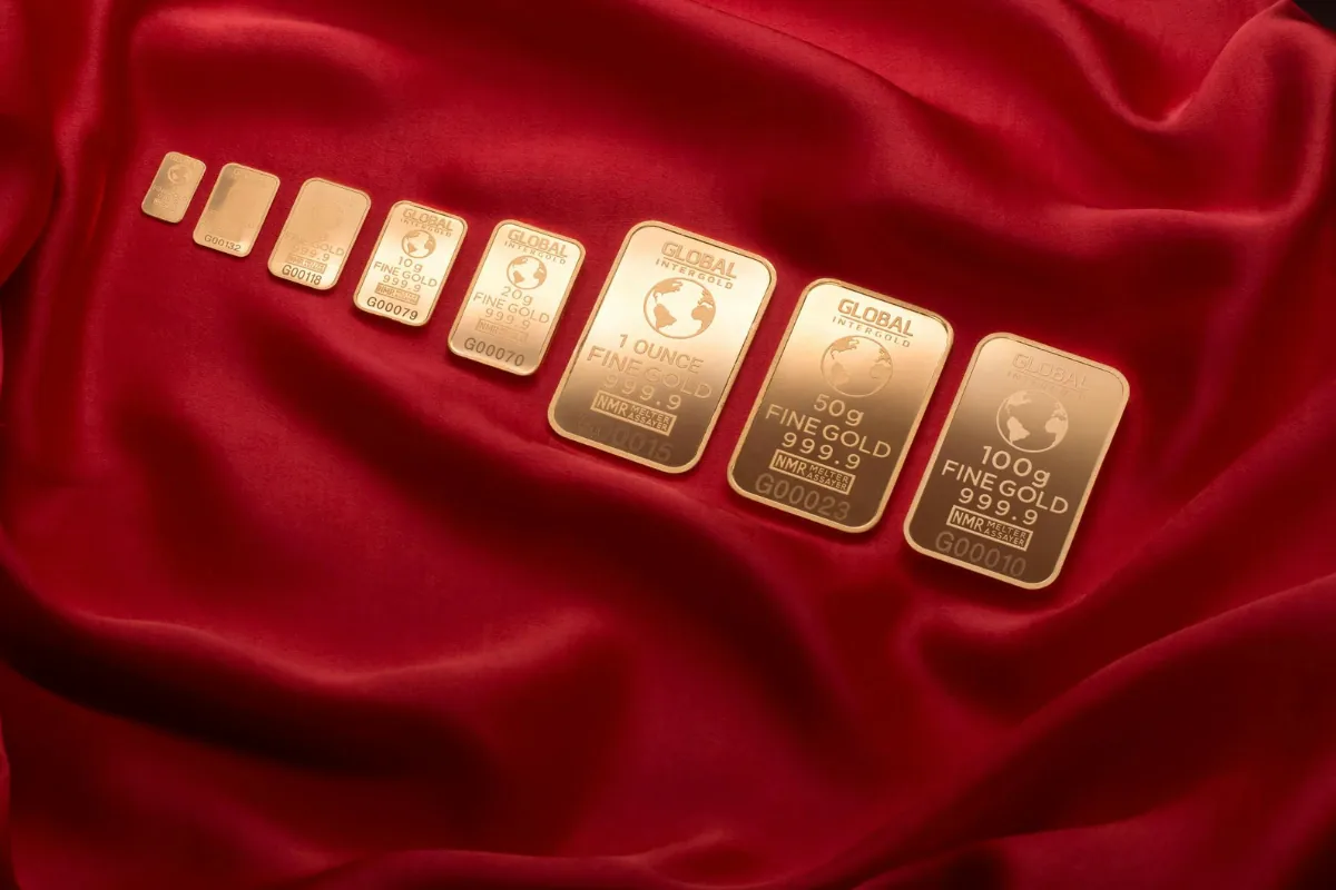 Perbedaan Emas Antam dan UBS: Mana yang Lebih Tepat untuk Investasi?