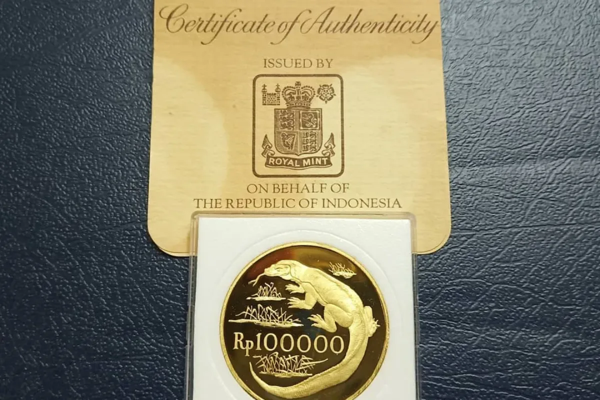 Uang koin rupiah yang mengandung emas