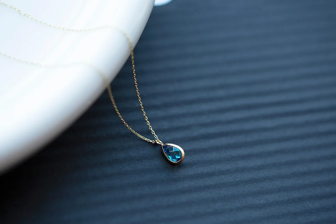 beli kalung emas online