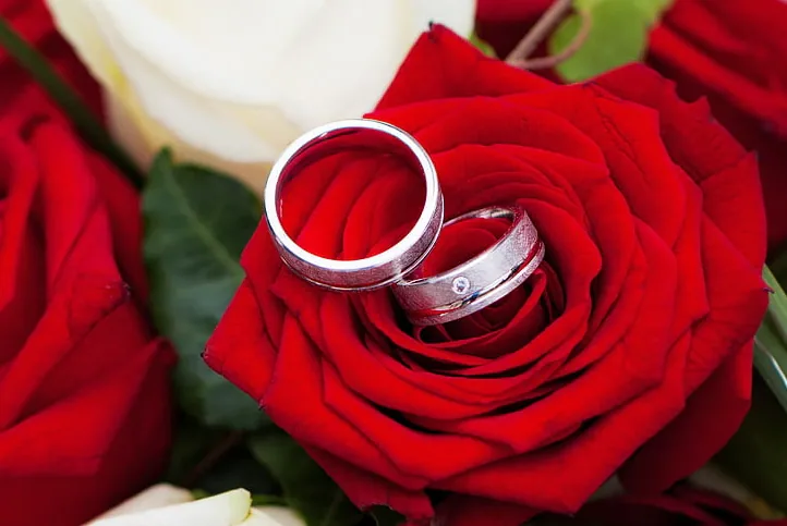 Harga Emas Rose Gold per Gram dan Jenis-jenisnya