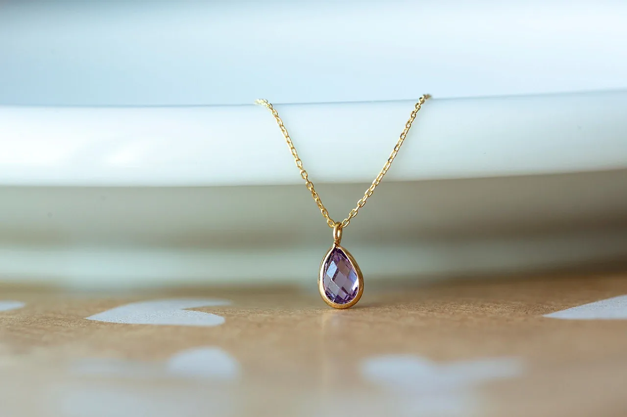8 Tips Beli Kalung Emas yang Estetik tapi Tetap Bernilai Investasi